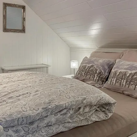 Awesome Home In Lauvstad With Wifi