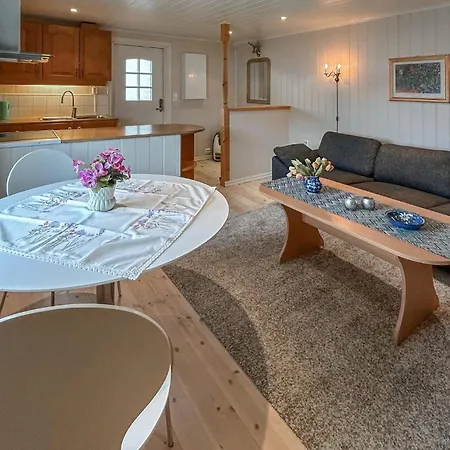 Awesome Home In Lauvstad With Wifi Сasa de vacaciones